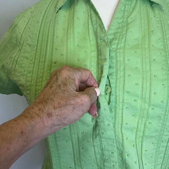 Coldwater Creek Women's Size 1X Plus Pale Green Shirt Sleeve Button Down Top - Picture 2 of 12